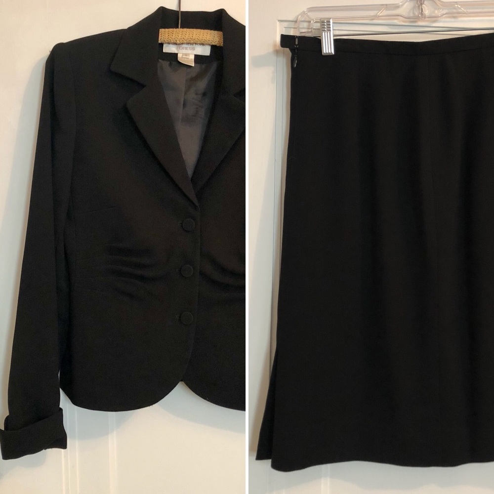 Jones New York 2 Piece Skirt Suit Size 4